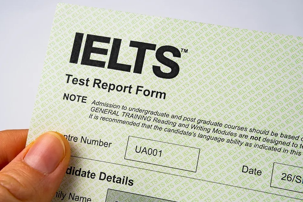 Думаю, невозможность сдать IELTS и TOEFL в России сильно усложняет жизнь.